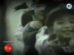 Comercial japonés capta a una niña de coletas que sale en la toma. Aseguran que es un espíritu , ya que jamás fue vista y nadie la metió la que saliera en dicho comercial.